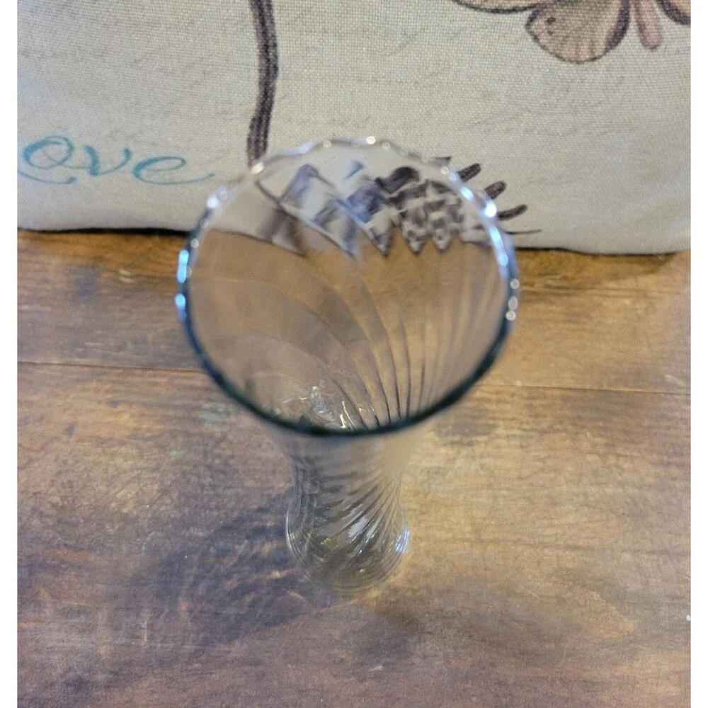 Diagonal Ribbed Scallop Top Art Glass Vase Made in Mexico - 1980's